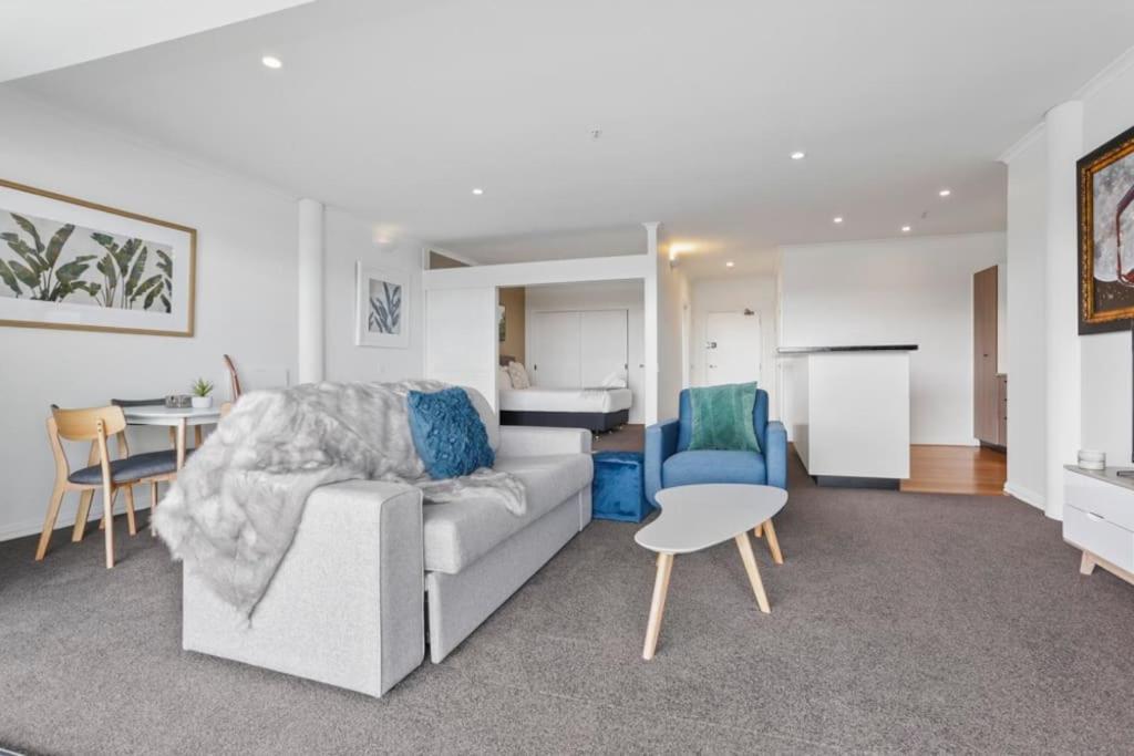 Apartment Newly Refurbished Waterfront Apartment! 3320 Auckland