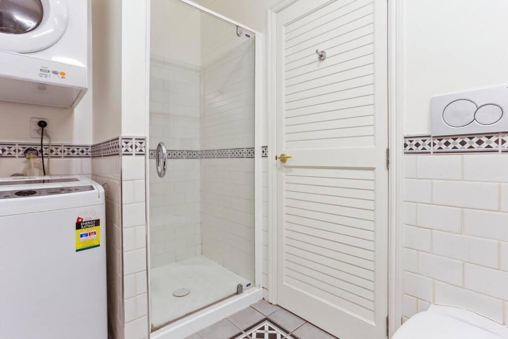 Newly Decorated, Spacious 4520 Auckland