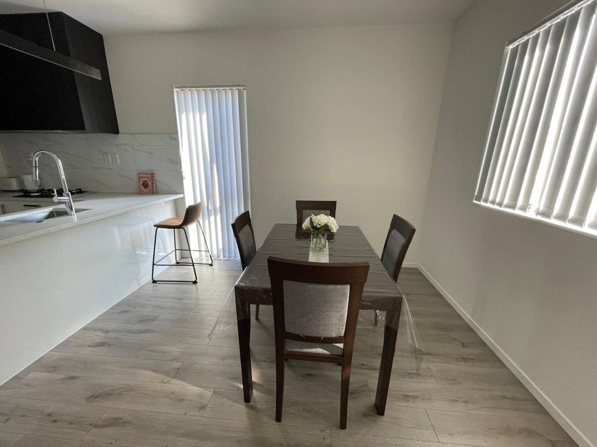 Casa de férias 4 Bedroom Fully Furnished In Papakura,