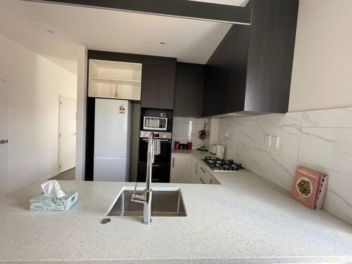 4 Bedroom Fully Furnished In Papakura, Casa de férias Auckland