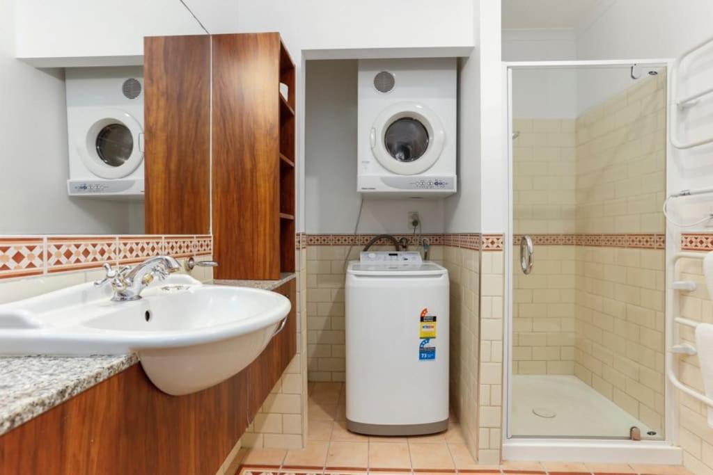 Newly Refurbished Waterfront Apartment! 3320