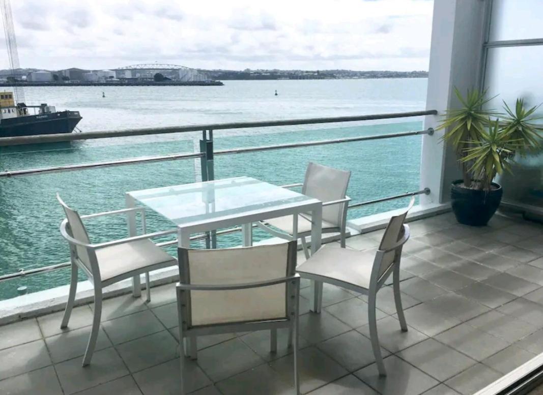 Life On Water- Princes Wharf With Fabulous Views Apartment