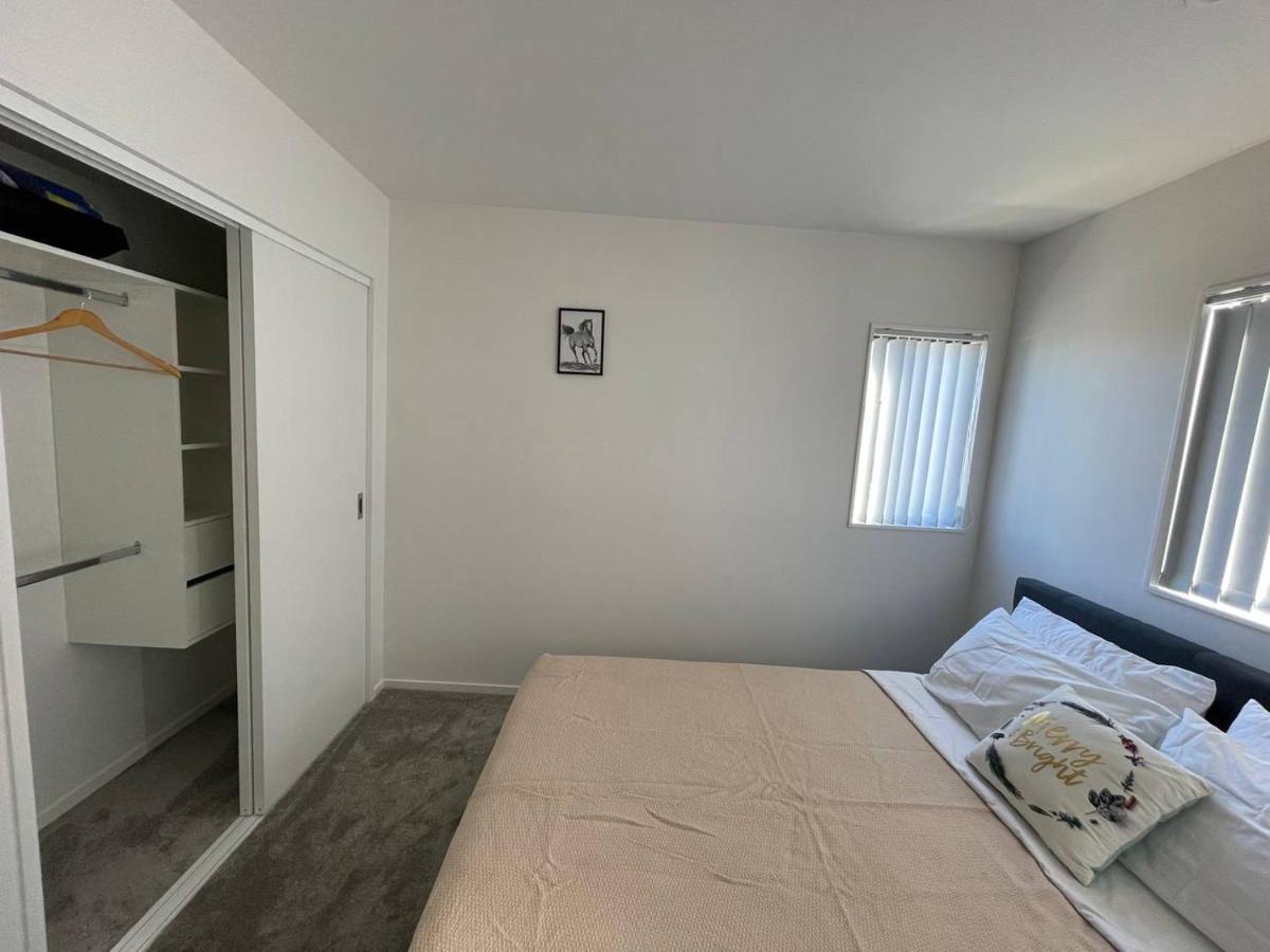 Casa de férias 4 Bedroom Fully Furnished In Papakura,