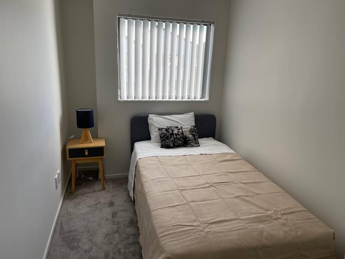 4 Bedroom Fully Furnished In Papakura, Casa de férias