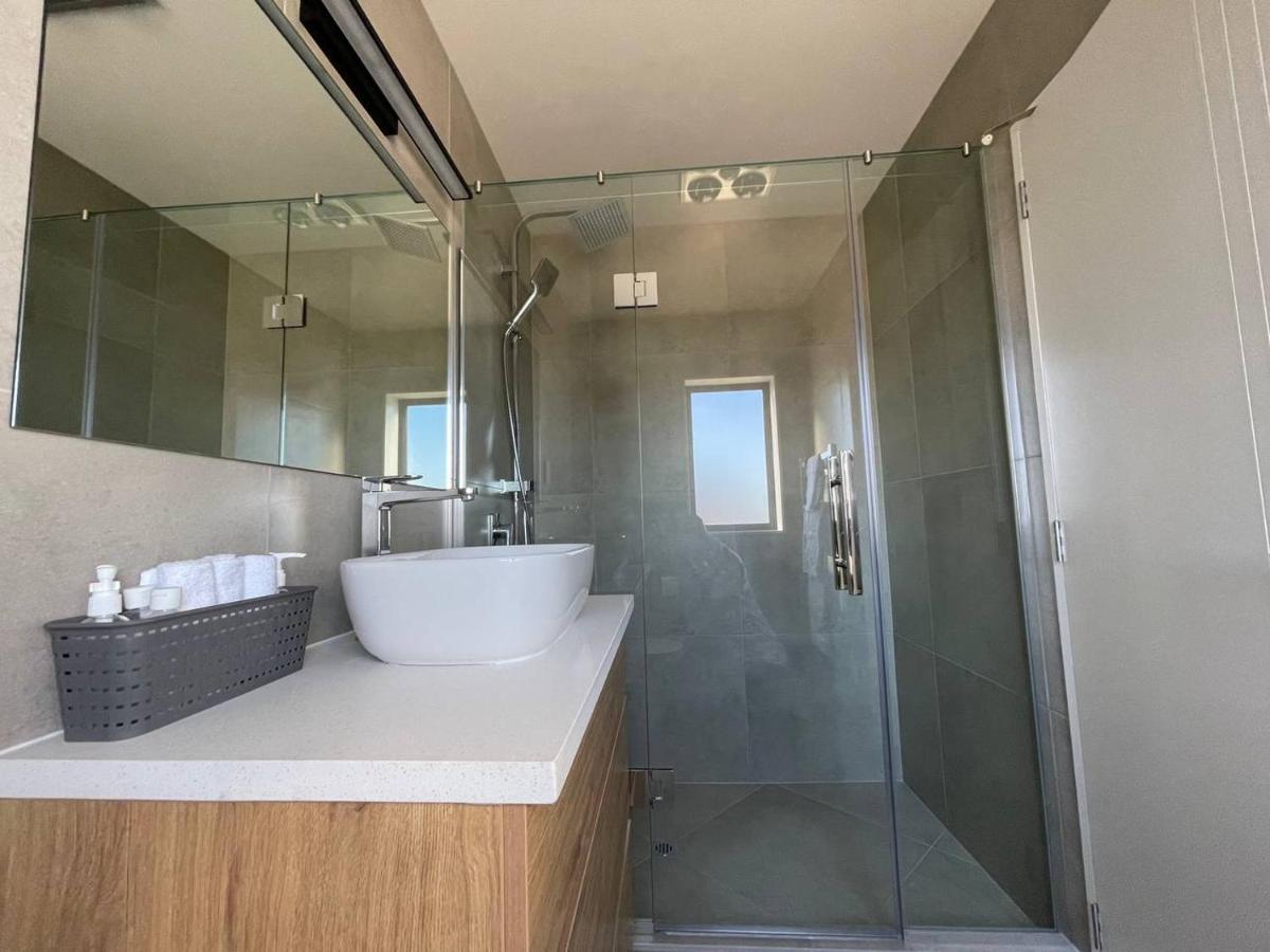 4 Bedroom Fully Furnished In Papakura, Casa de férias *