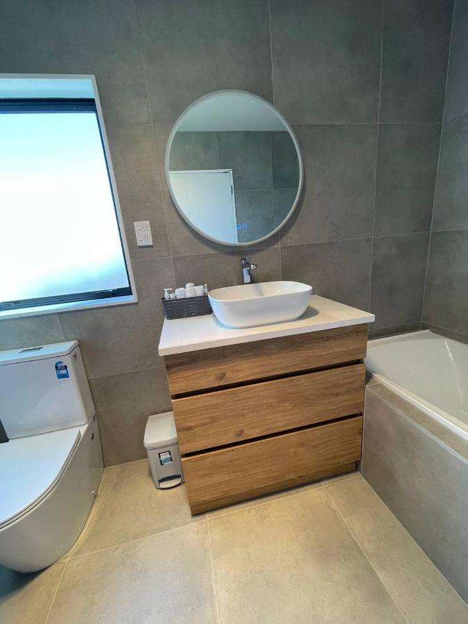 4 Bedroom Fully Furnished In Papakura, Auckland
