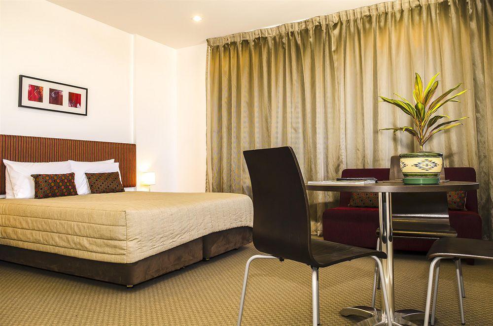 Quest Henderson Aparthotel 4*