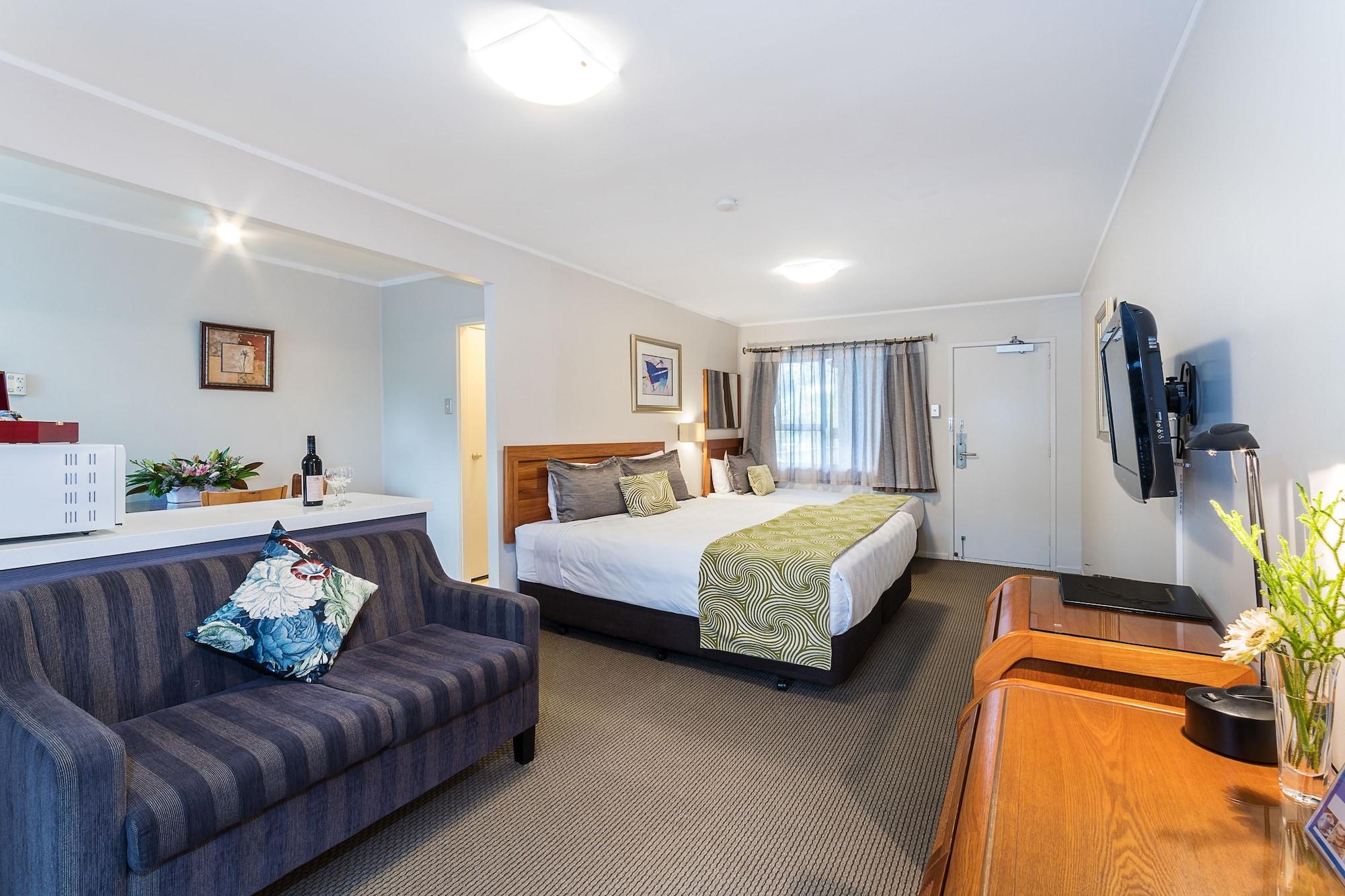 Western Newmarket & Motel