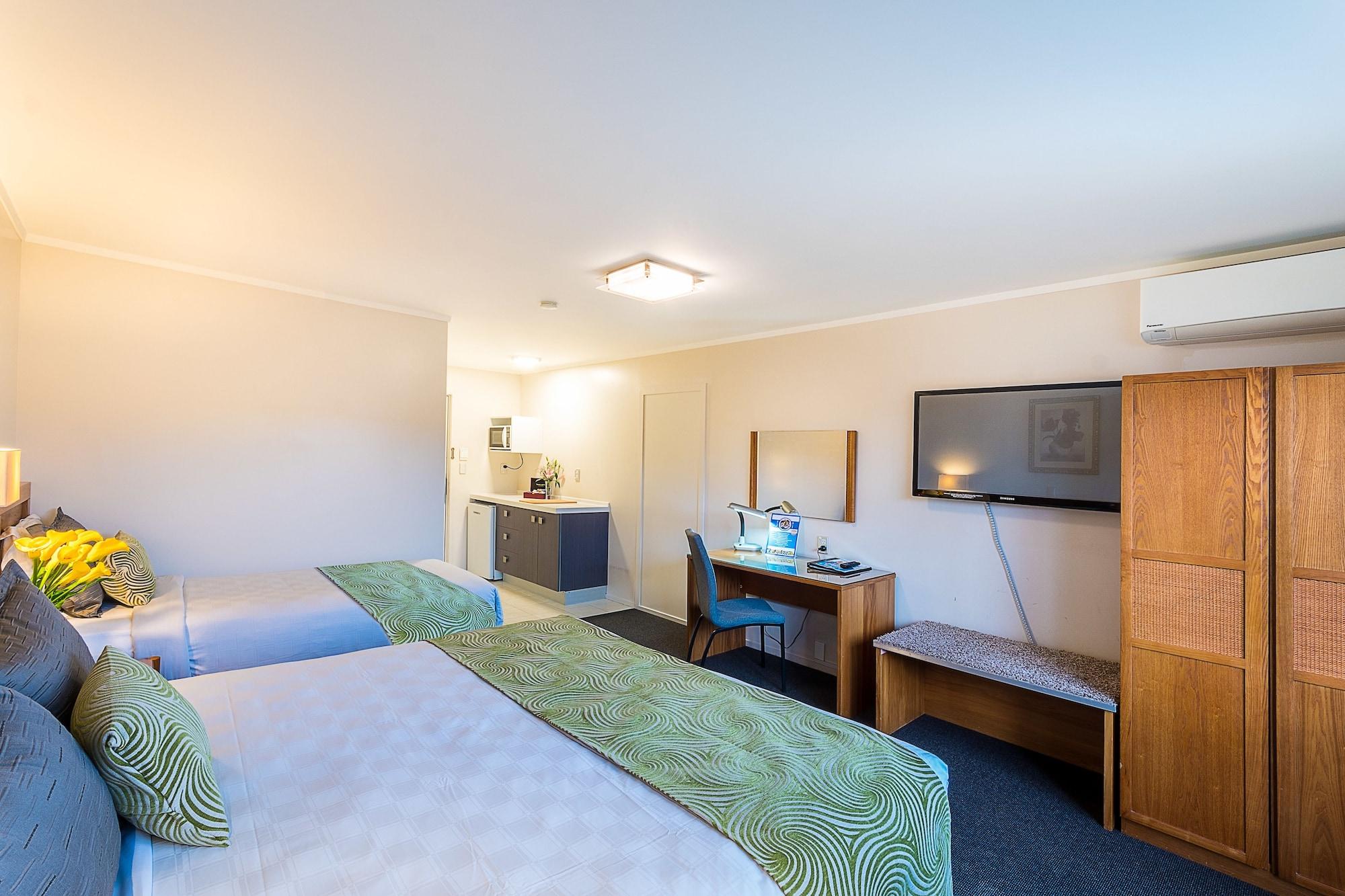 Western Newmarket & Auckland