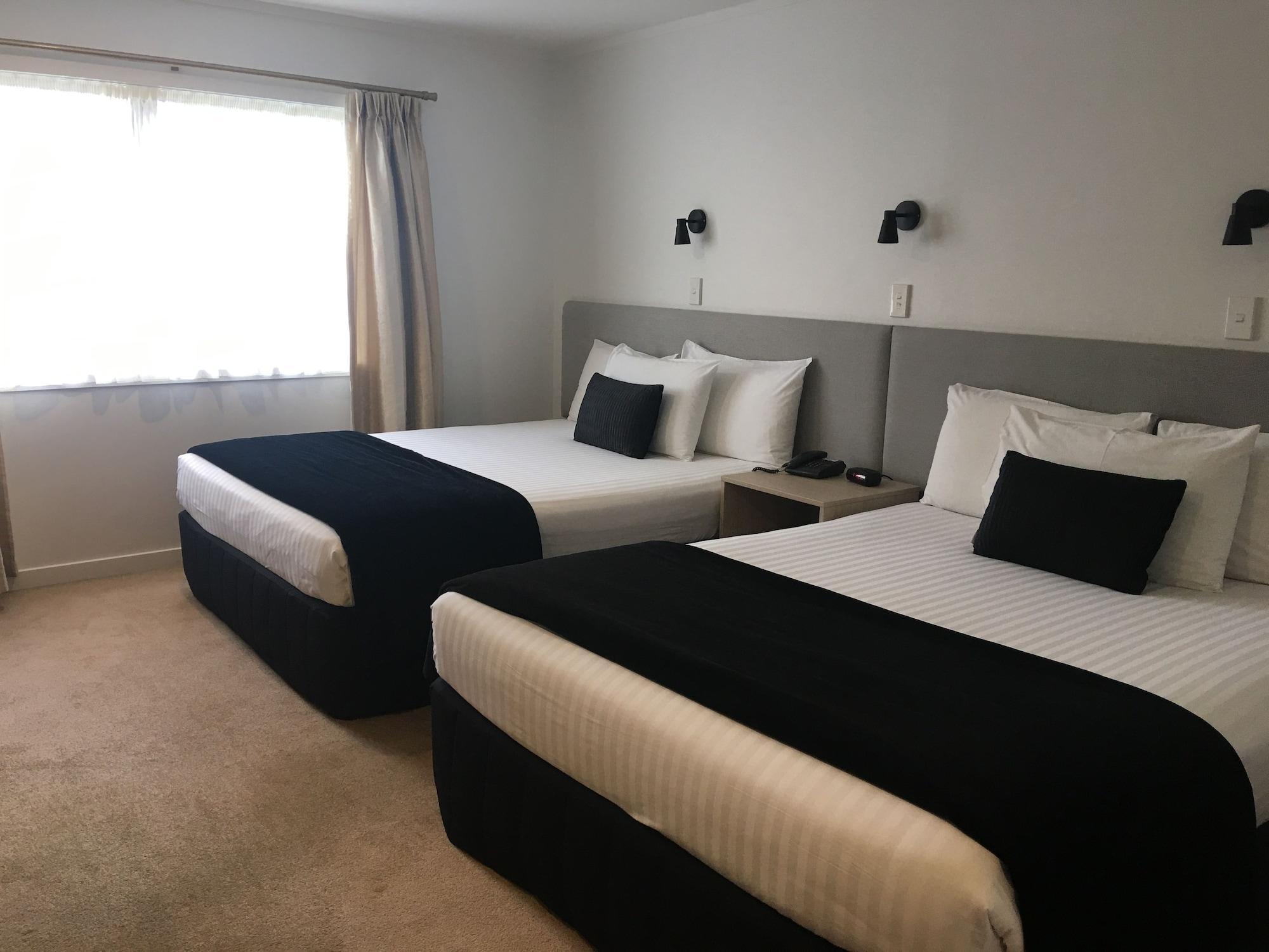 The Surrey 4*