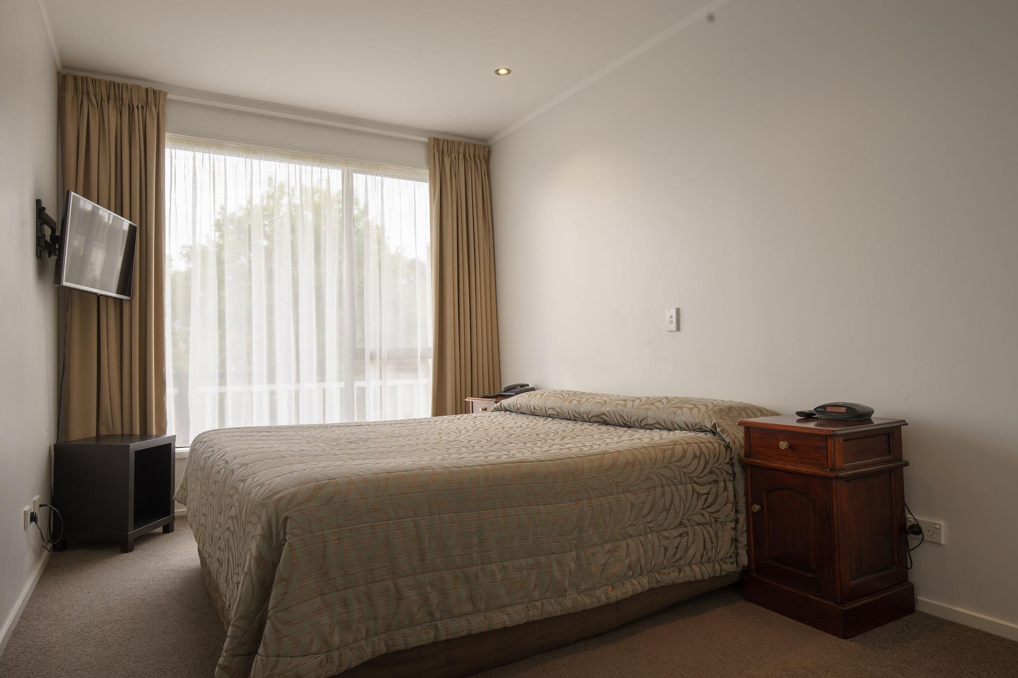 The Surrey 4* Auckland