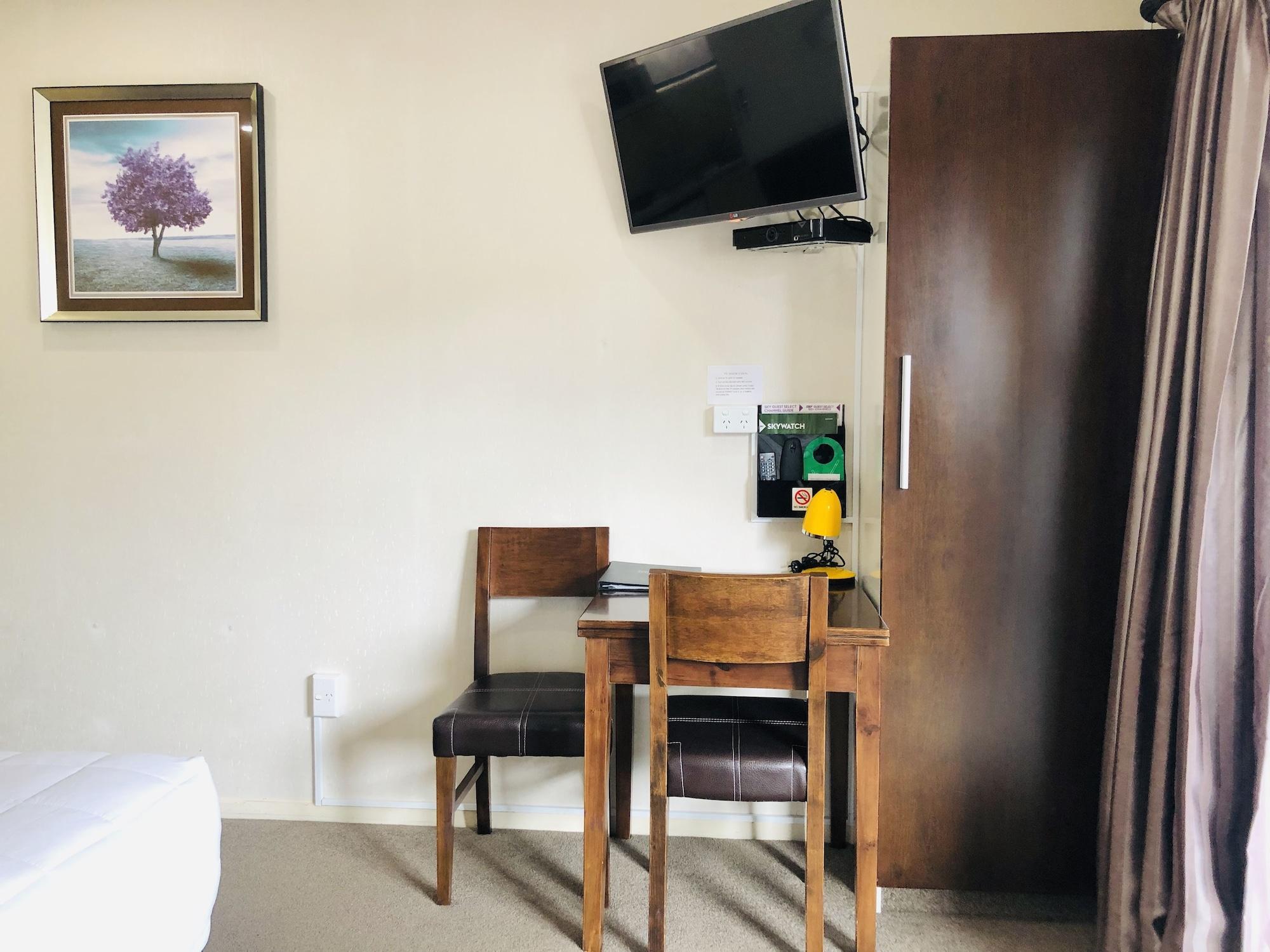 Tudor Court Motor Motel 4*