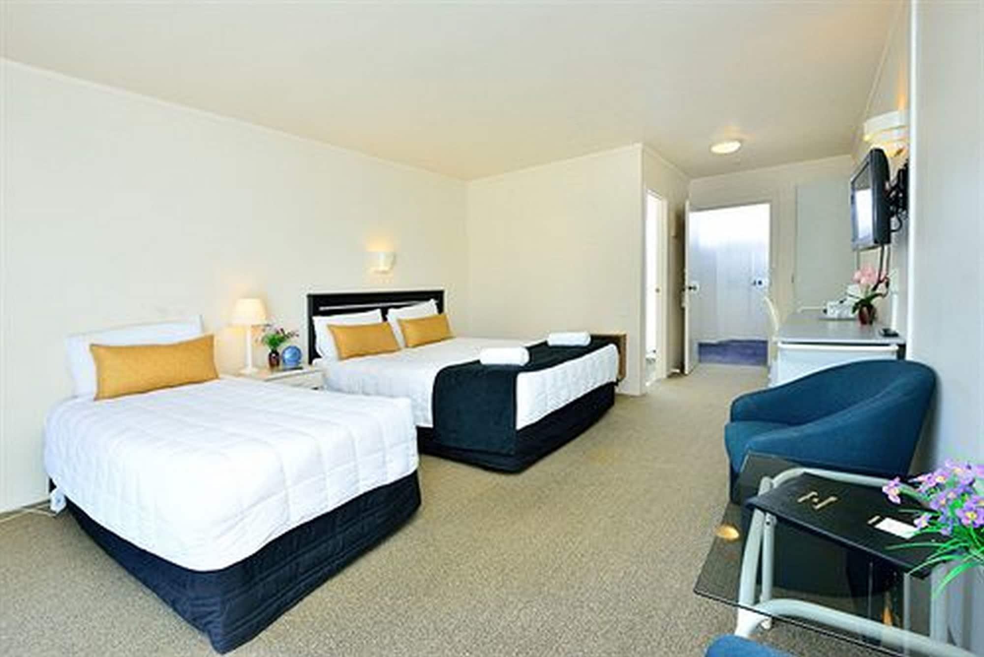 Manukau & Conference Centre Hotel 3*