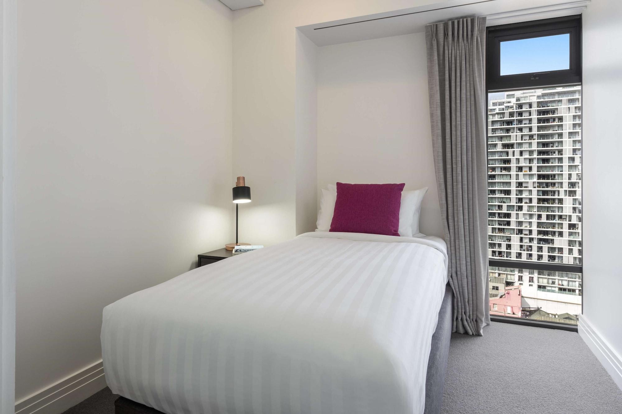Avani Metropolis Residences 4*
