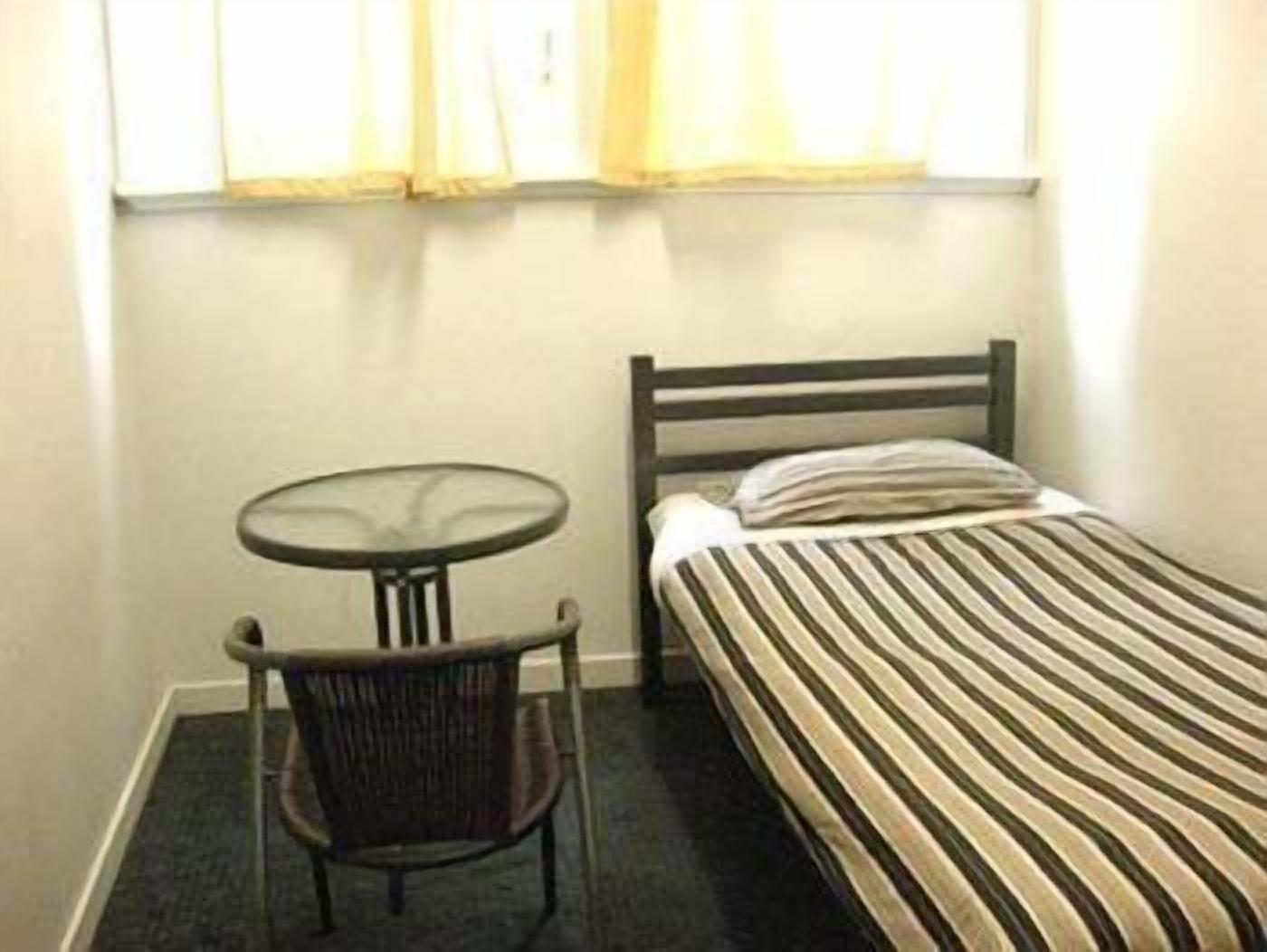 Surf 'n' Snow Backpackers Hostel *