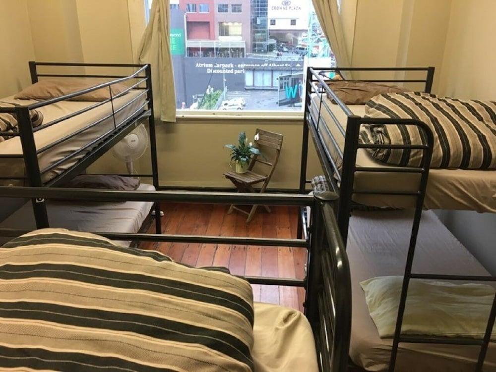 Surf 'n' Snow Backpackers Hostel *