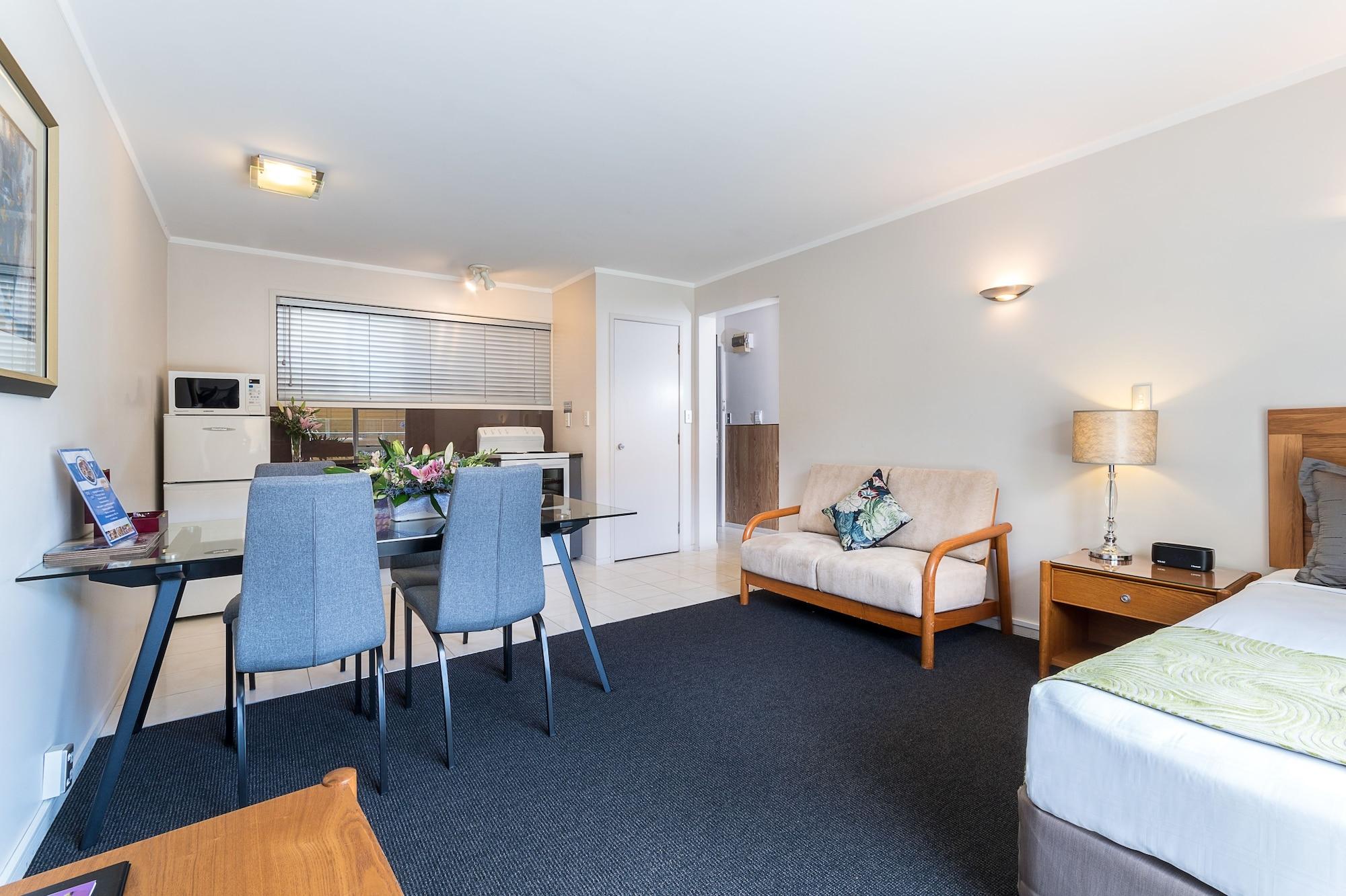 Western Newmarket & Motel