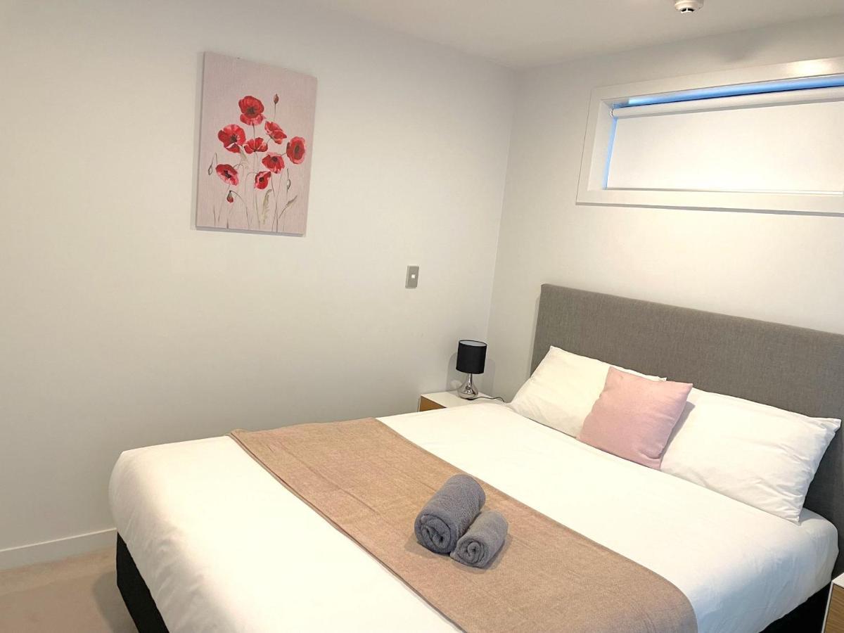 Modern 2 Bedroom 1 Minute To Skytower Apartment *
