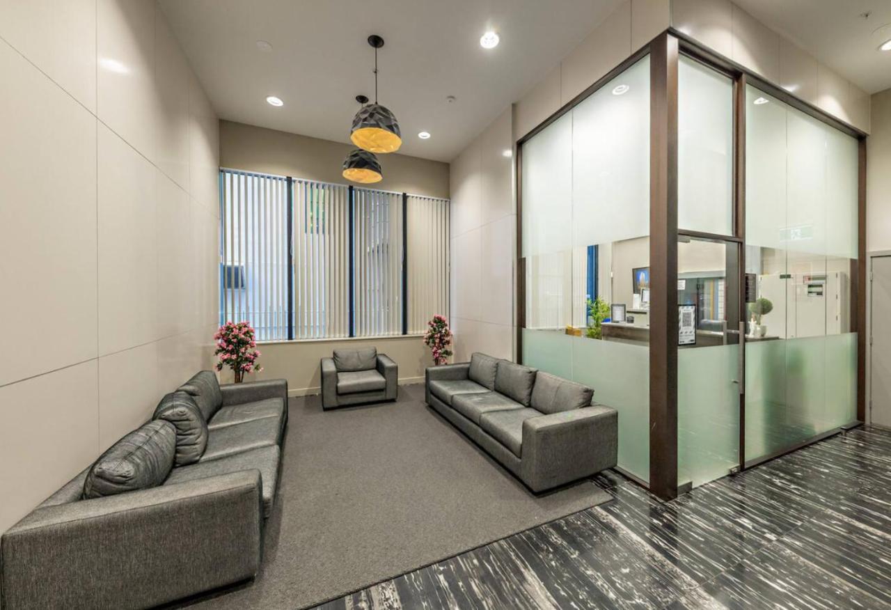 Modern 2 Bedroom 1 Minute To Skytower Apartment *