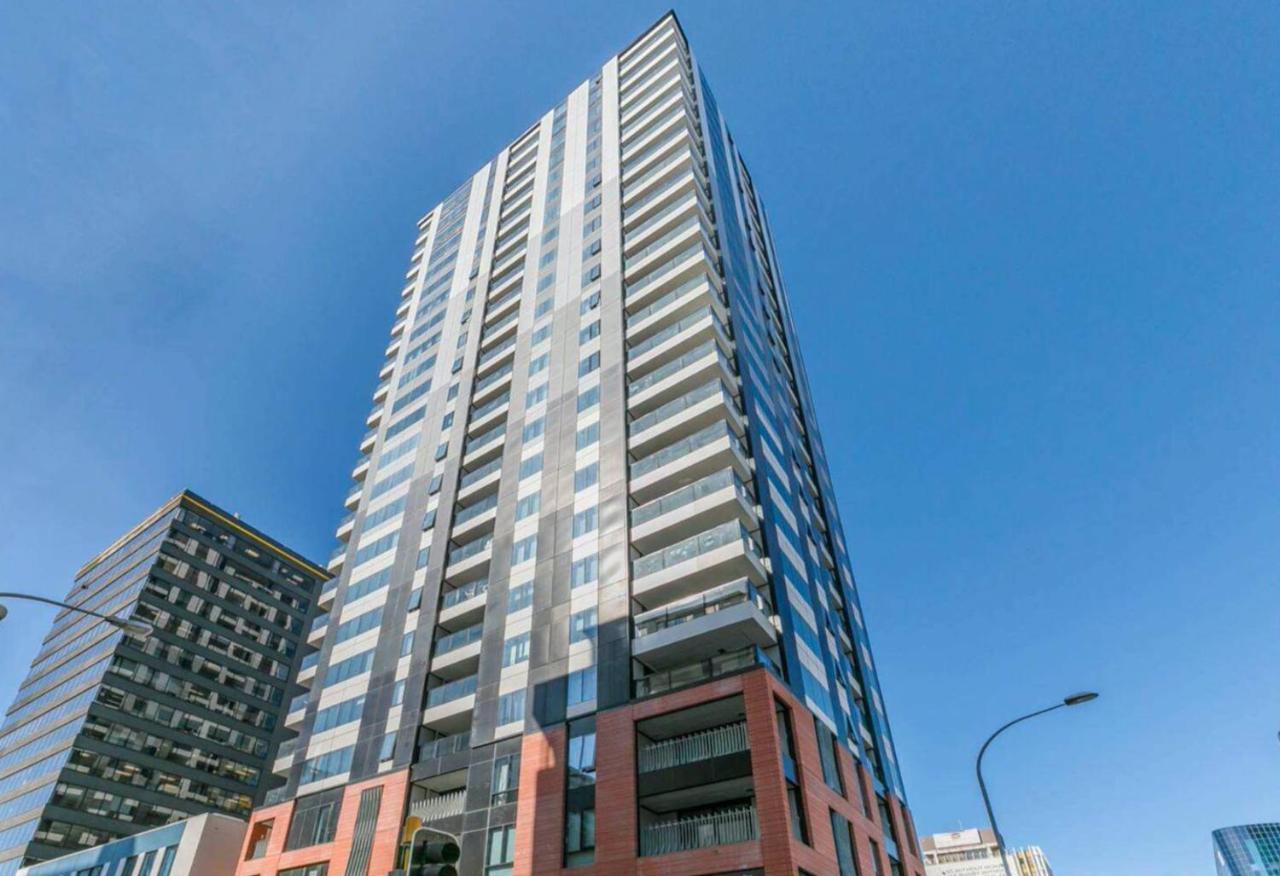 Modern 2 Bedroom 1 Minute To Skytower Apartment *