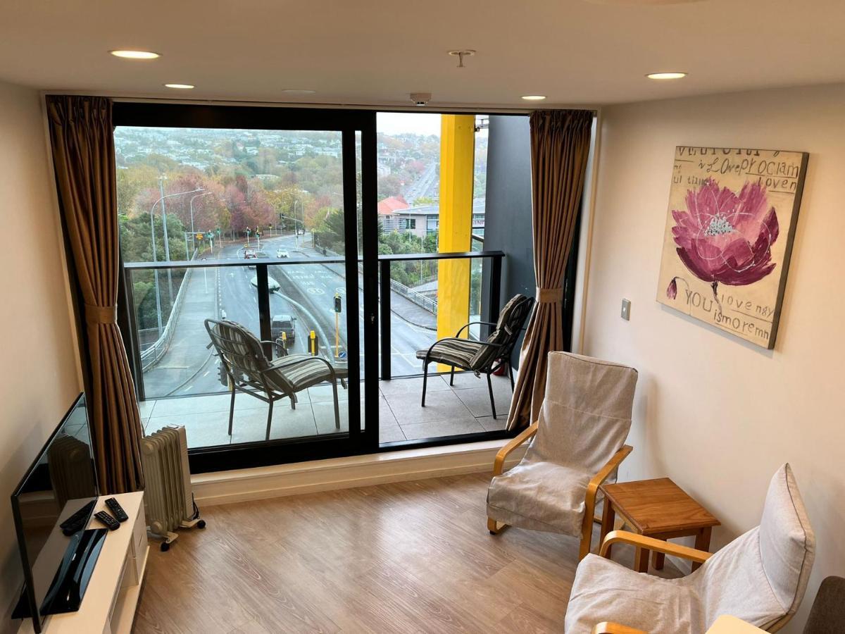 Apartment Free Wifi!! Spacious 1-bedroom Apt, Cbd Auckland