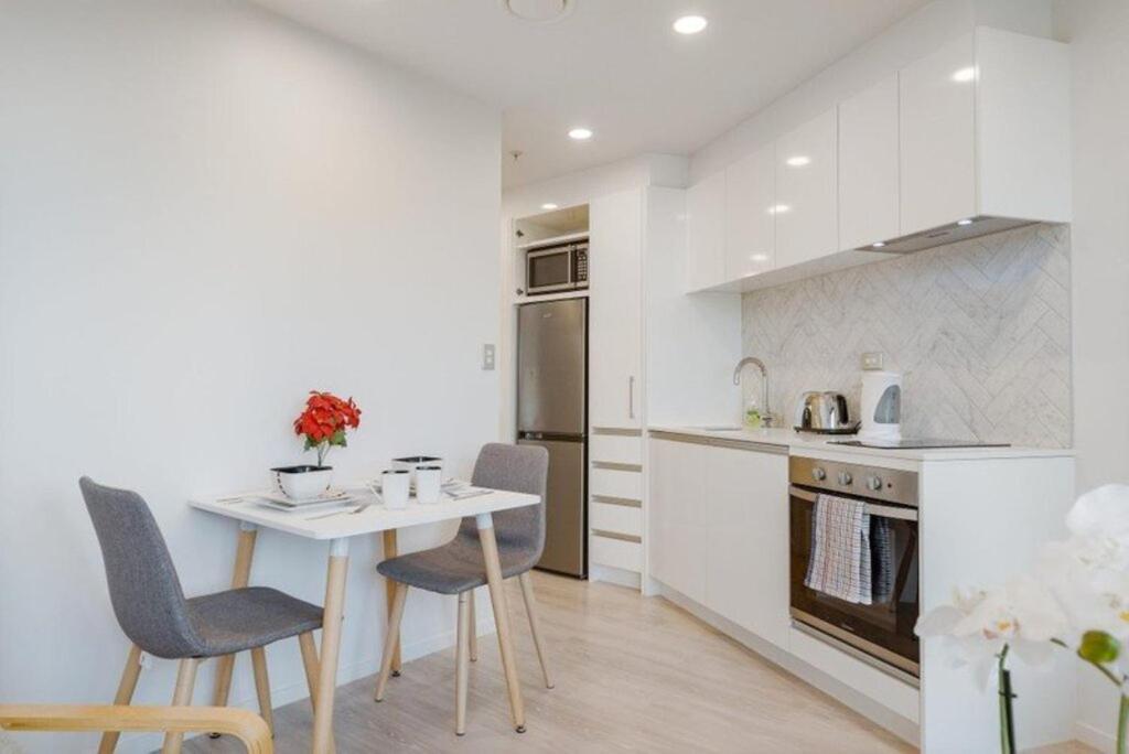 Free Wifi!! Spacious 1-bedroom Apt, Cbd Apartment *