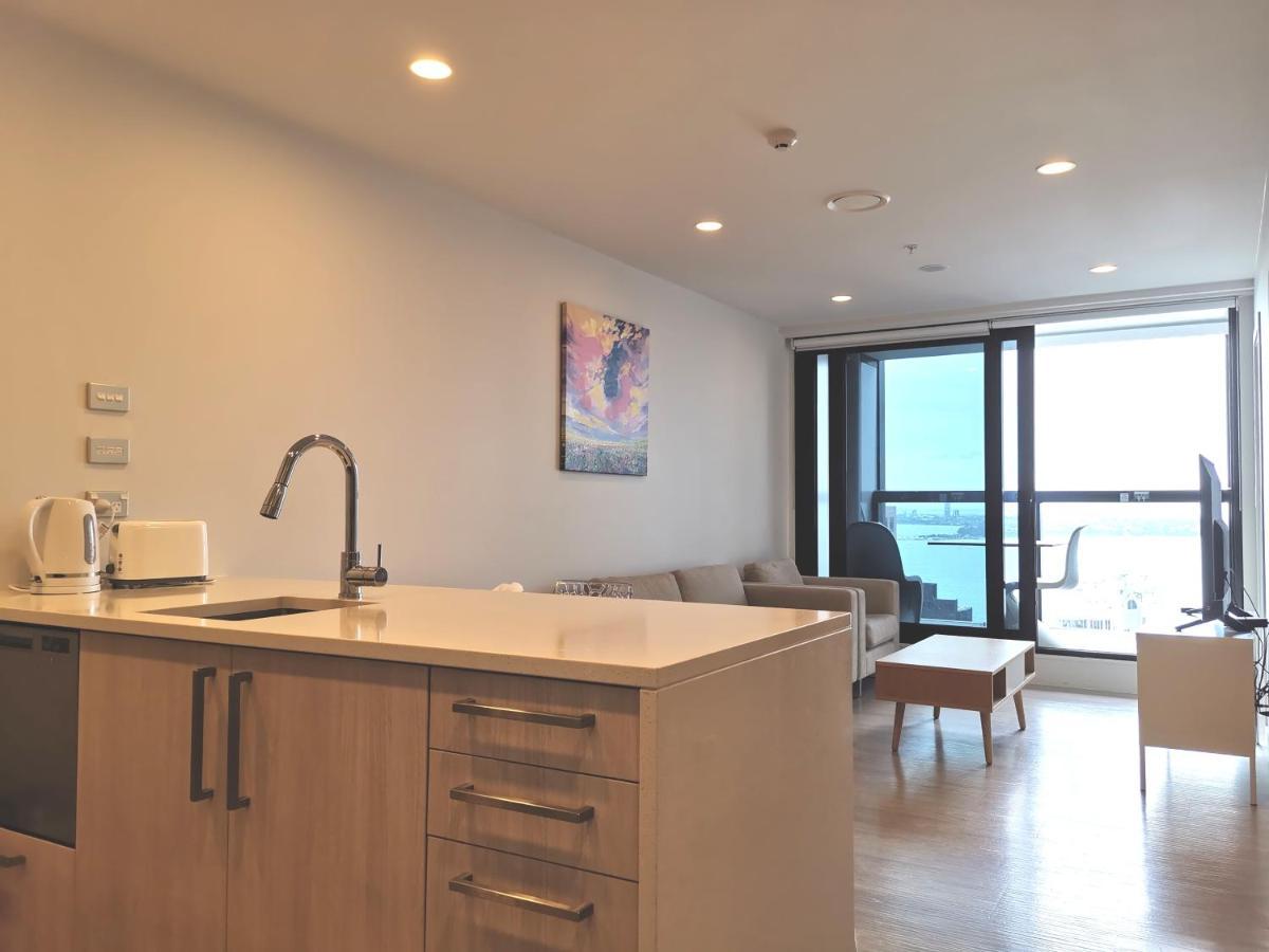 Modern 2 Bedroom 1 Minute To Skytower * Auckland