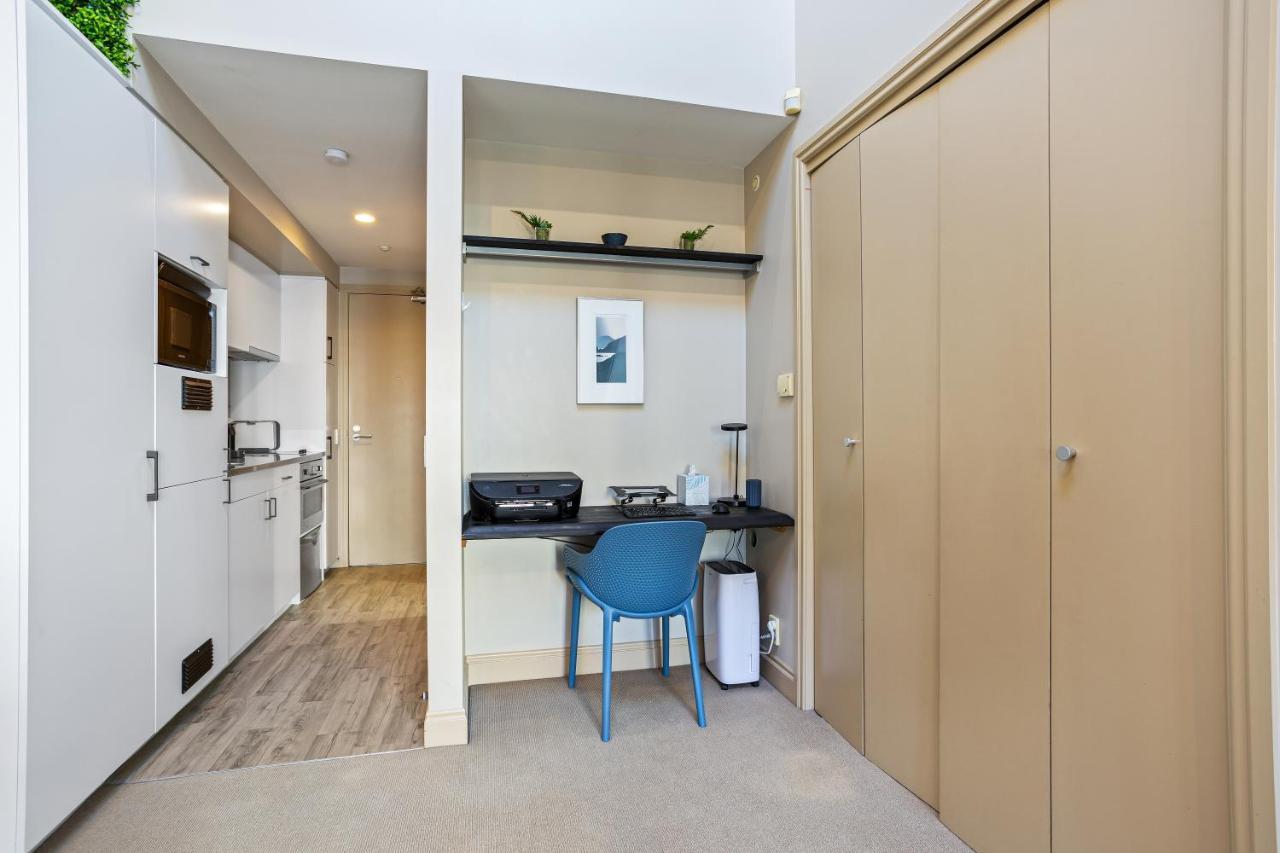 Viaduct Duplex - Free Parking Best Location *