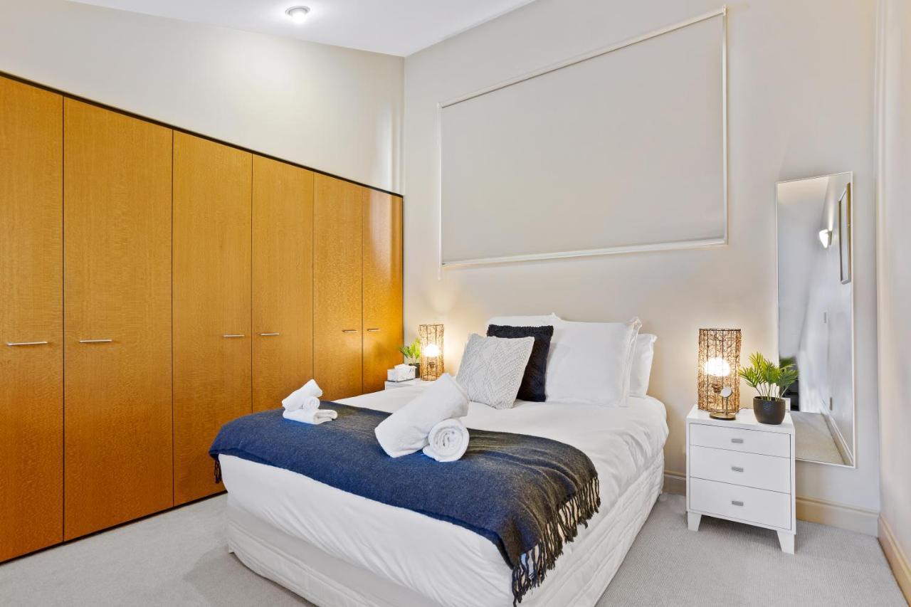 Viaduct Duplex - Free Parking Best Location Apartment *