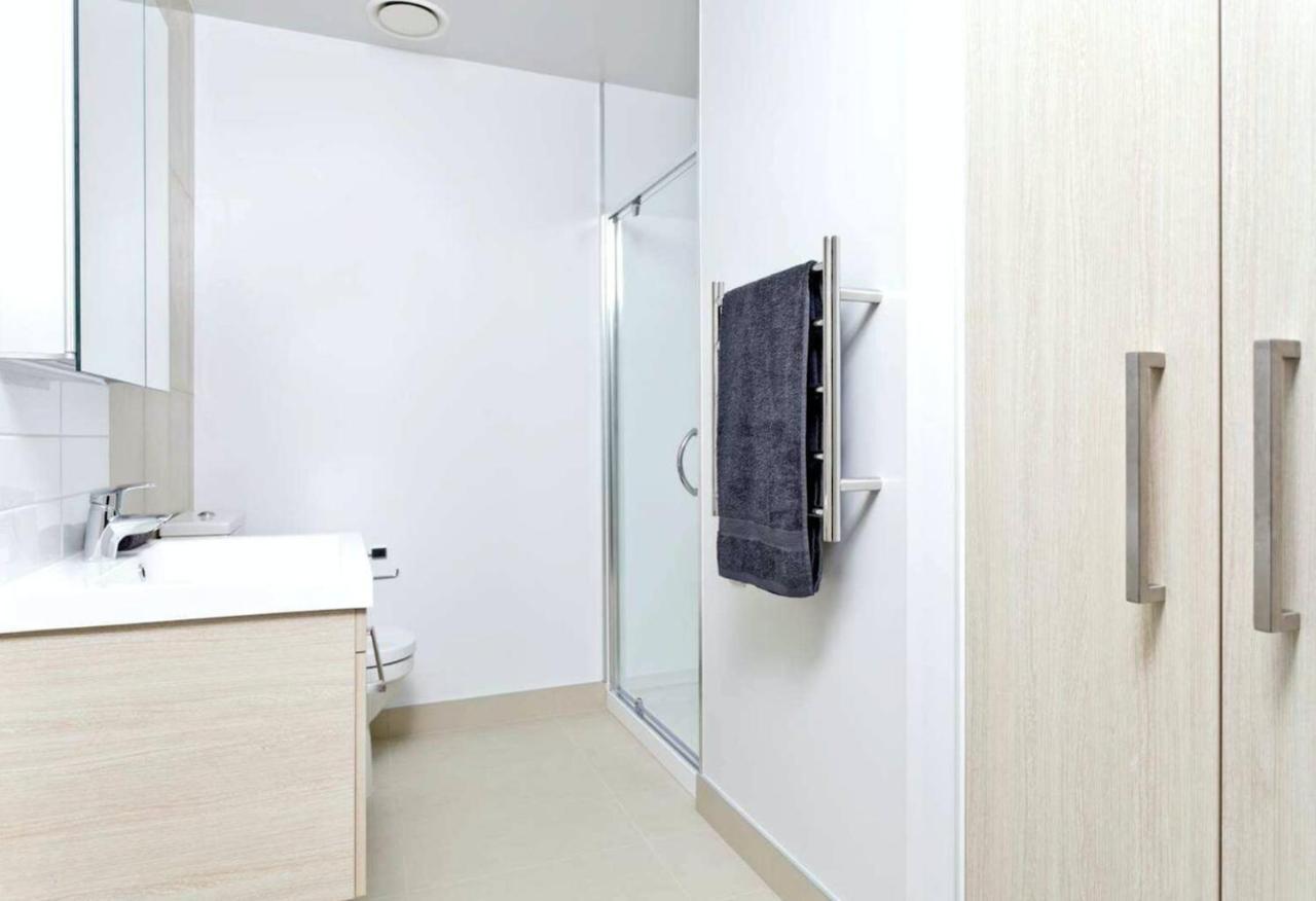 Modern 2 Bedroom 1 Minute To Skytower * Auckland