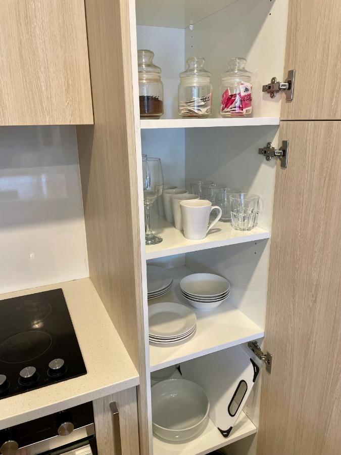 Modern 2 Bedroom 1 Minute To Skytower Auckland