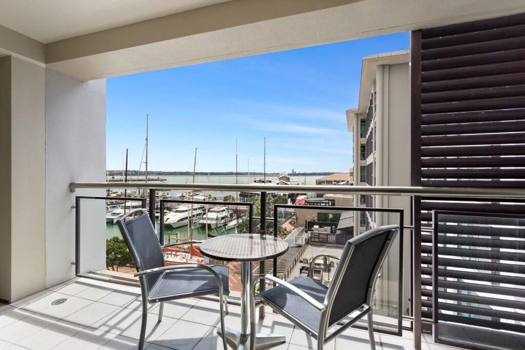 Spacious On Akl Viaduct With Balcony Apartment Auckland