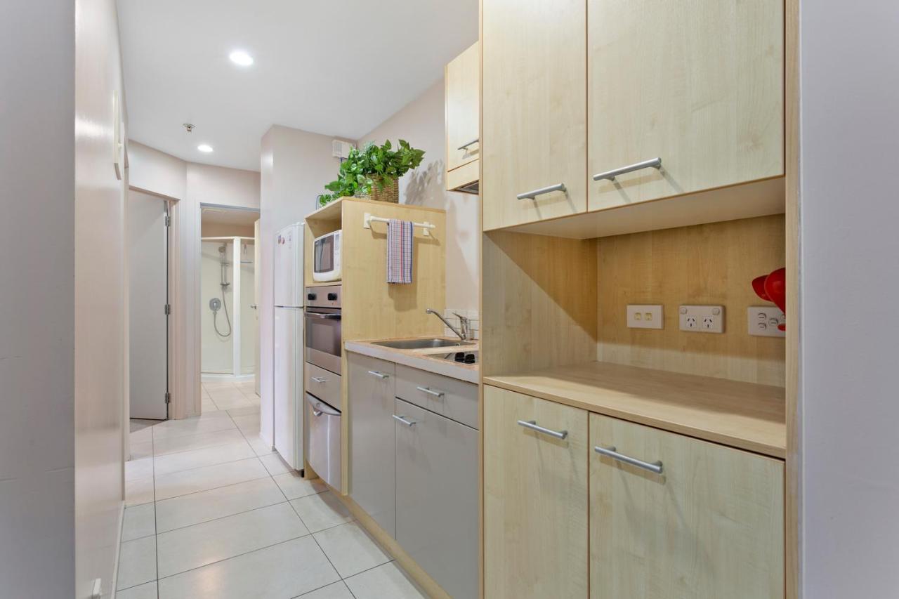 Uptown Two Bedroom With The Essentials Apartment Auckland