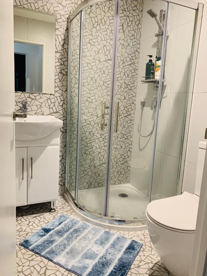 Homestay-ensuite Room, Near Airport,free Parking Hospedagem domiciliar