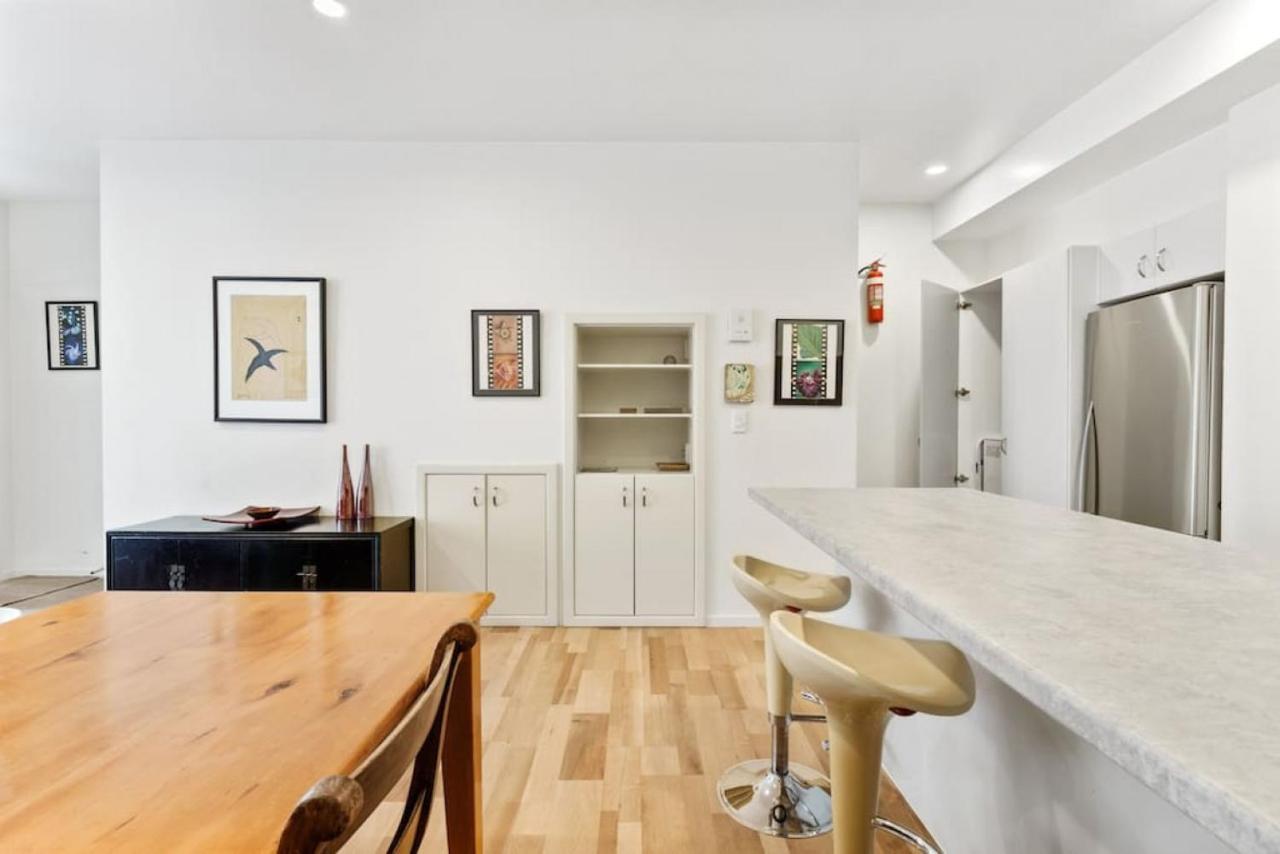 Casa de férias Cbd Spacious 3 Storey Terrace House With Courtyard Auckland