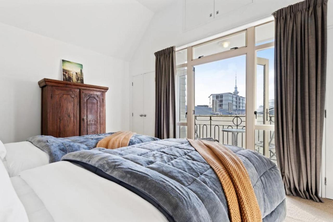 Cbd Spacious 3 Storey Terrace House With Courtyard *
