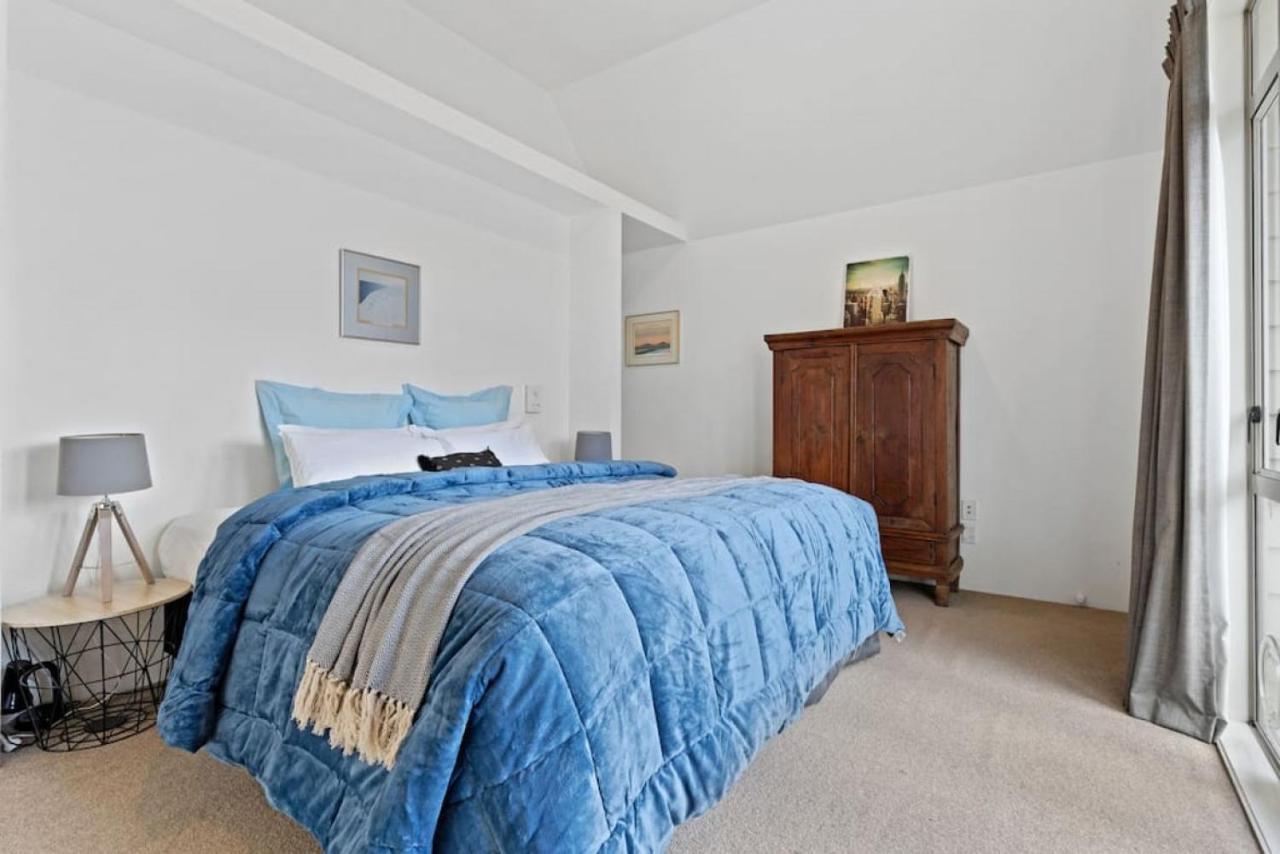 Casa de férias Cbd Spacious 3 Storey Terrace House With Courtyard Auckland