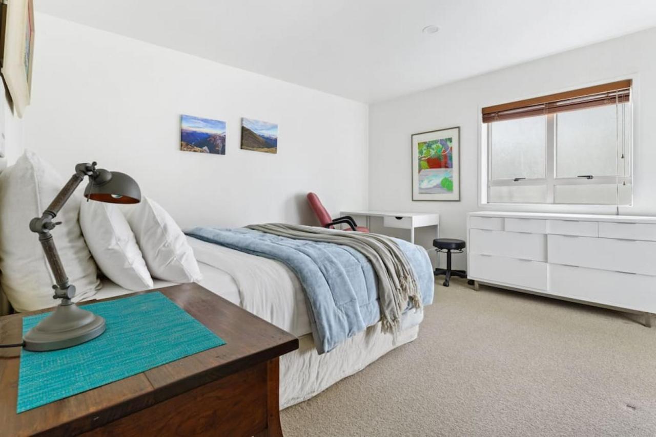 Casa de férias Cbd Spacious 3 Storey Terrace House With Courtyard *