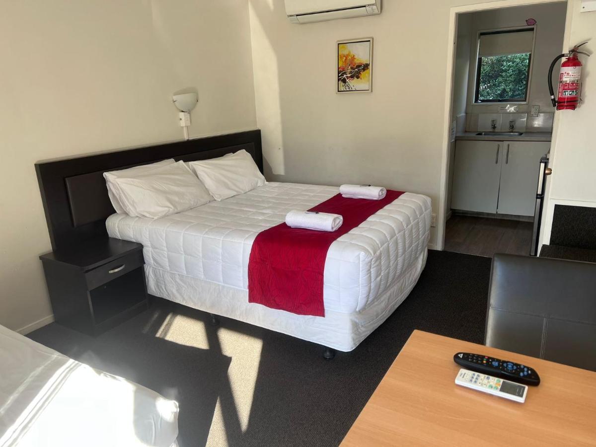 Monument Motor Papakura Motel