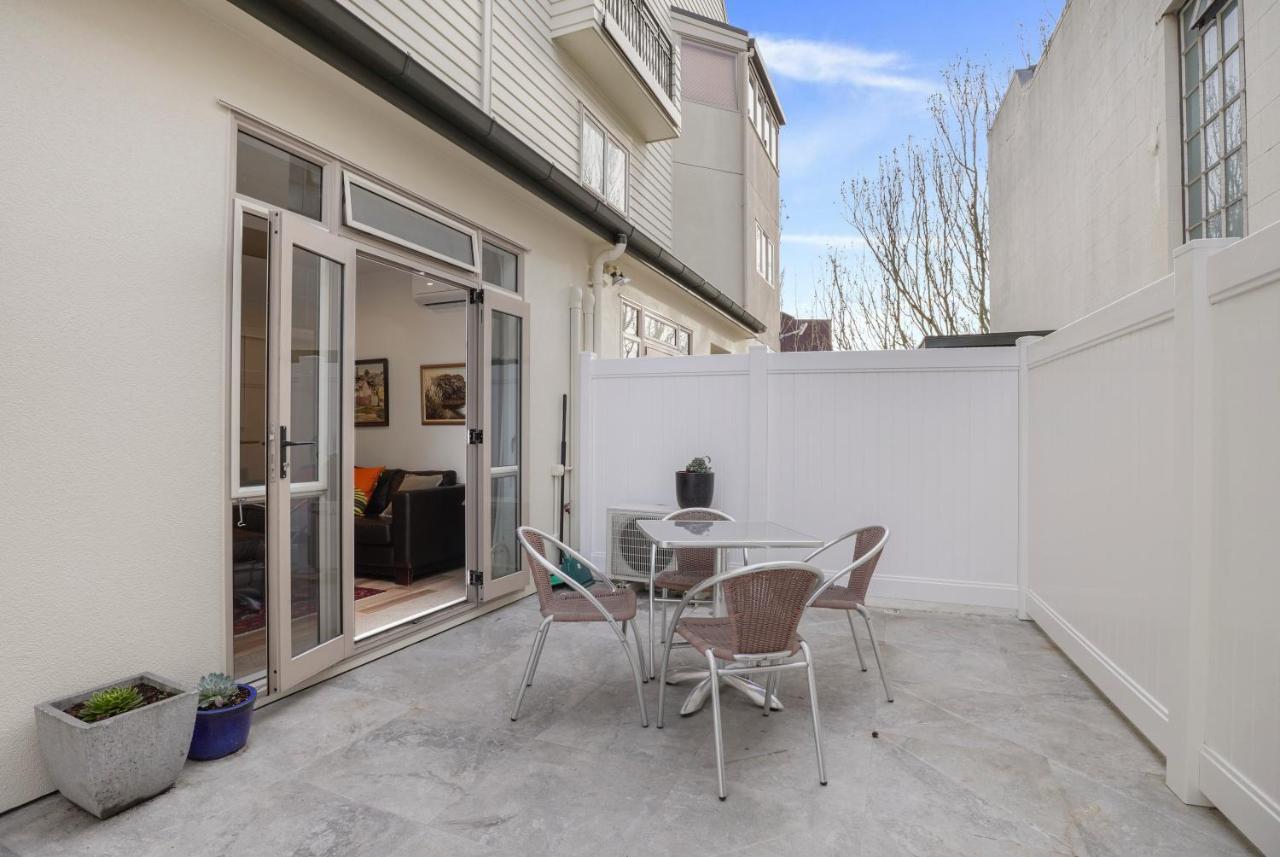 Cbd Spacious 3 Storey Terrace House With Courtyard Auckland