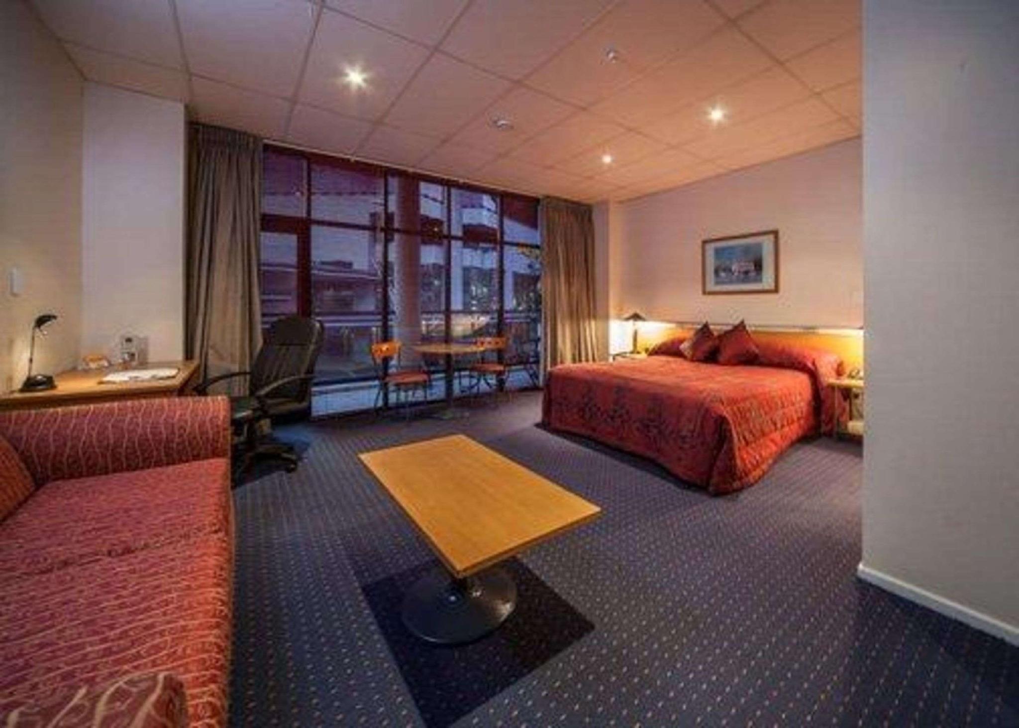Econo Hotel