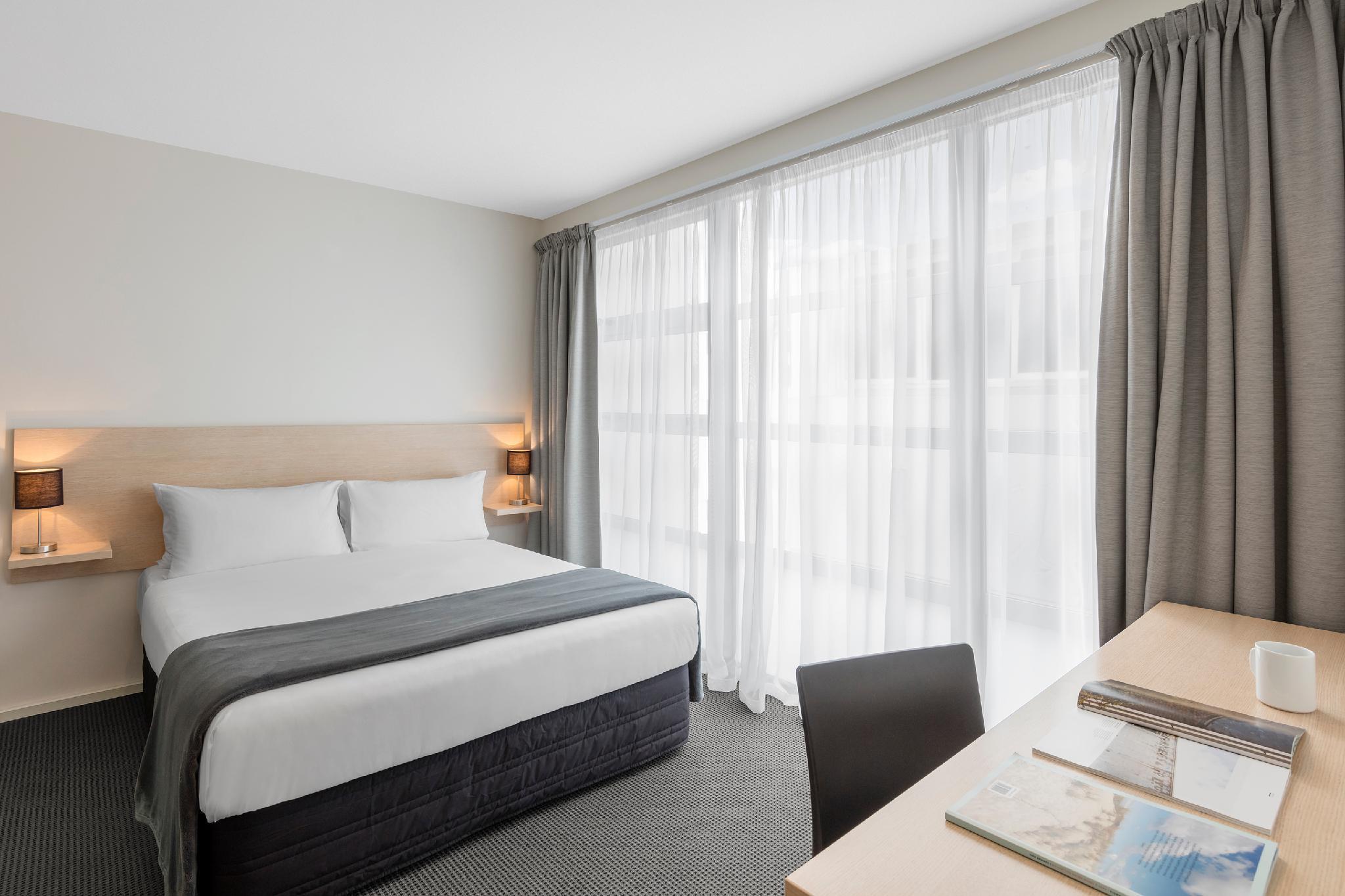Tetra Serviced By Castle Aparthotel 3*