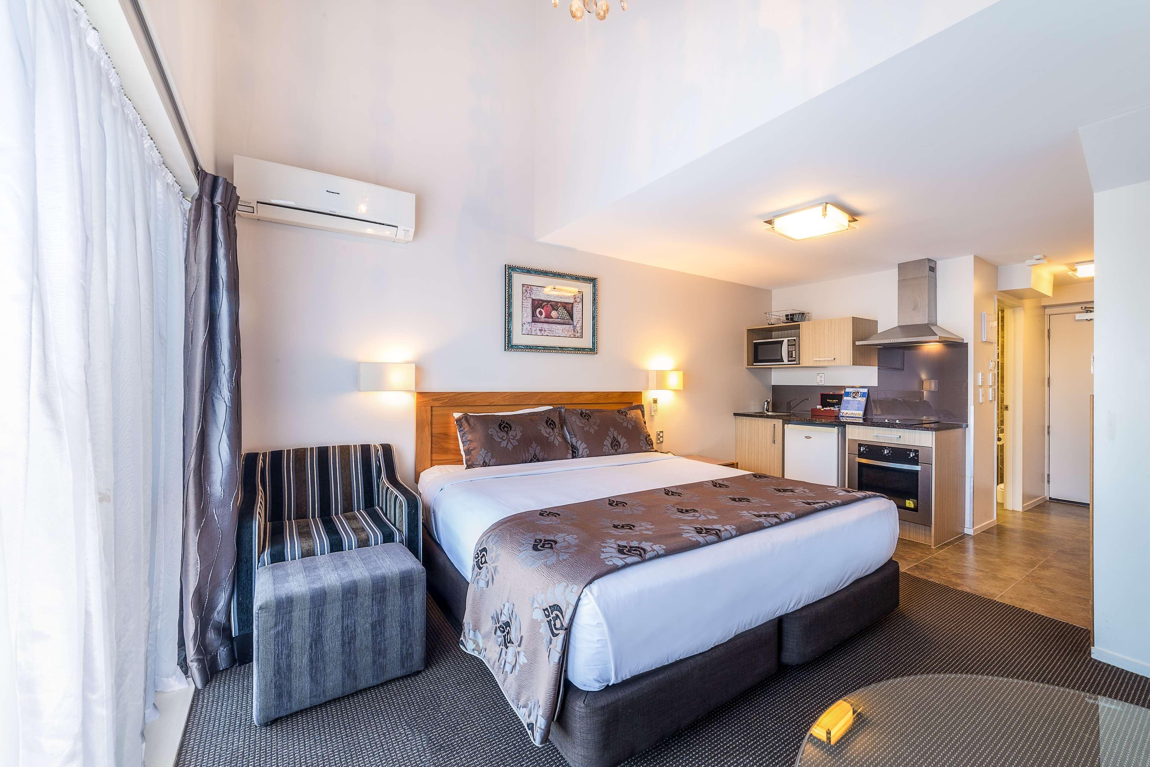 Western Newmarket & Motel 4*