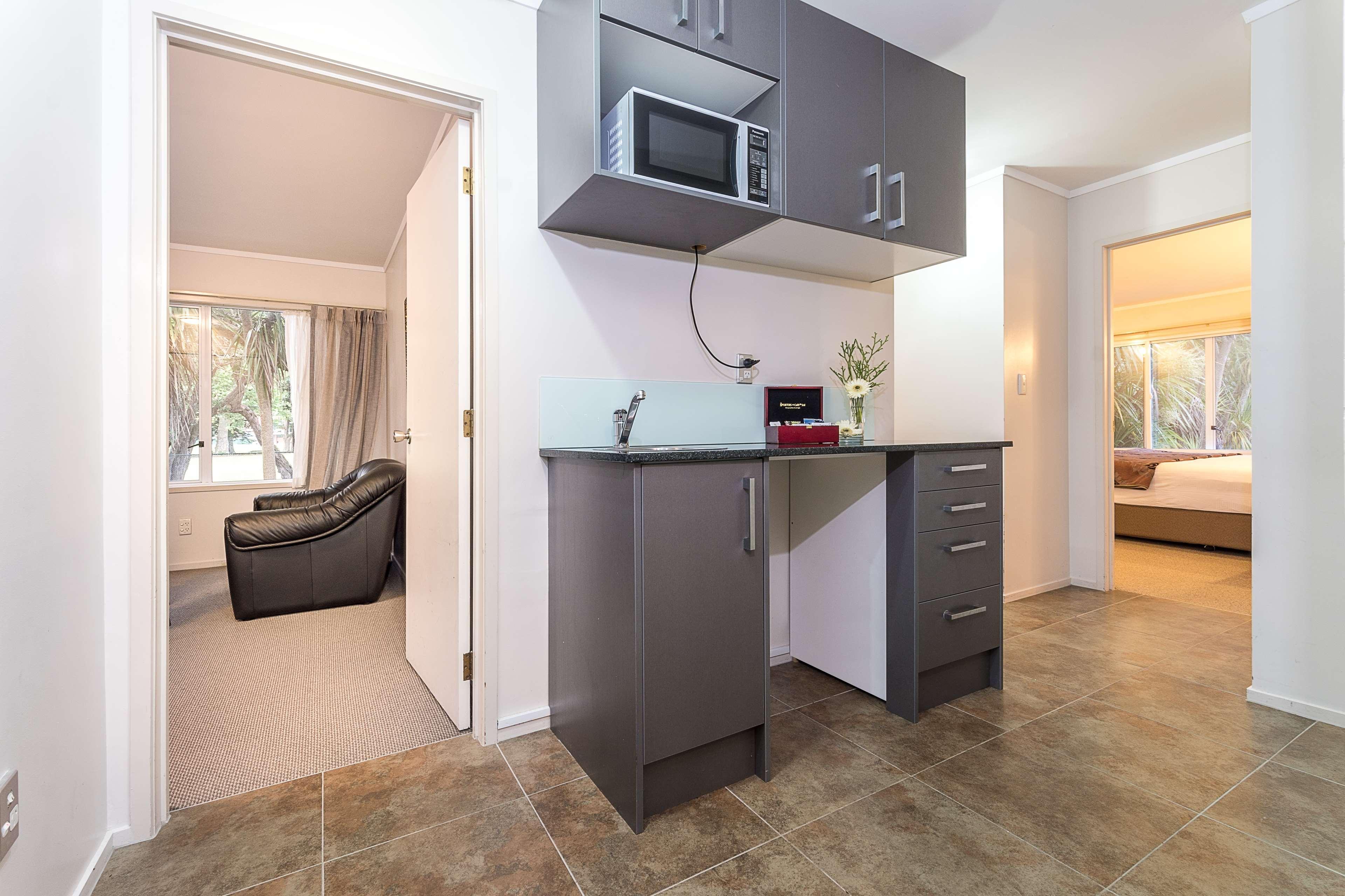 Western Newmarket & Motel