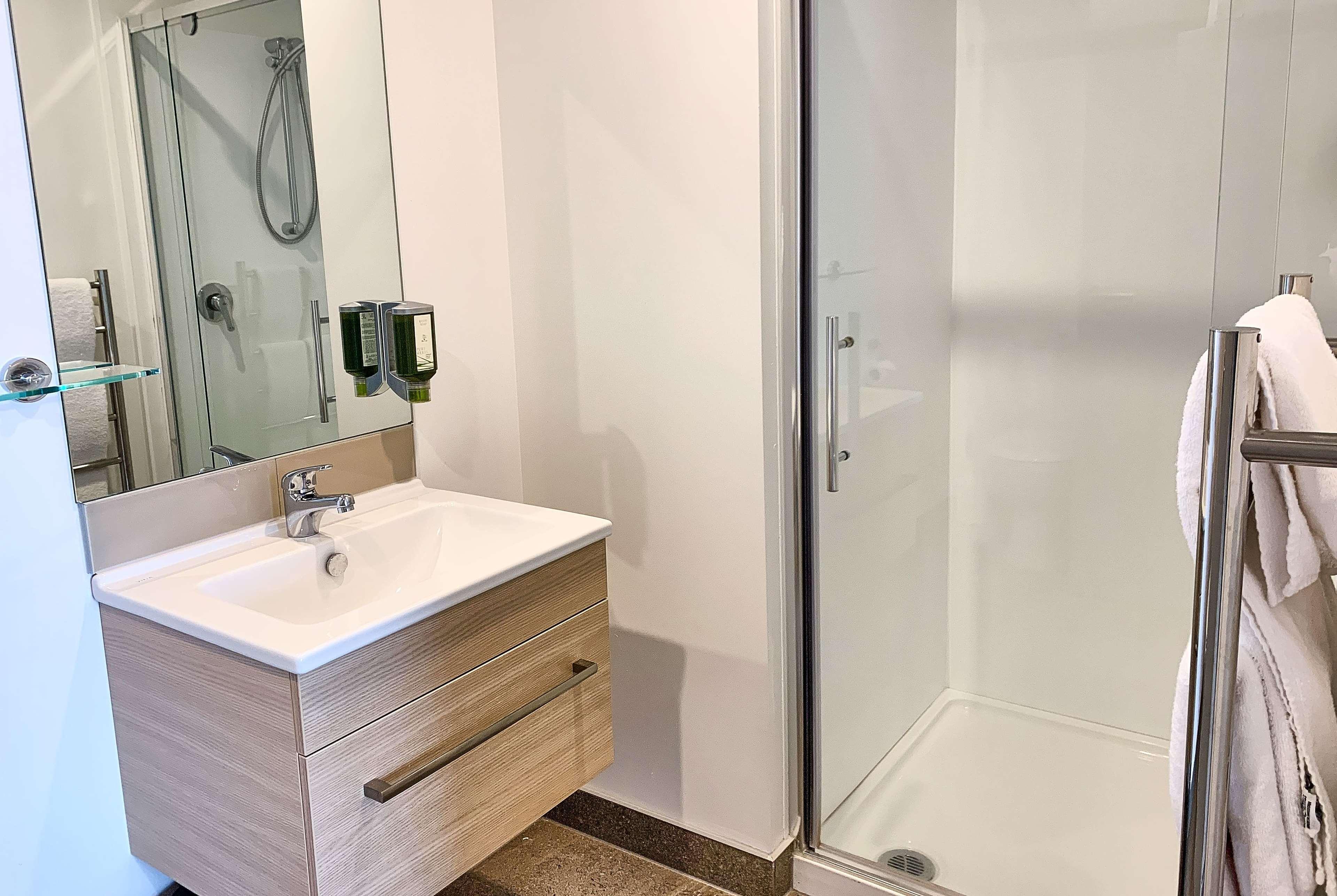 Ramada By Wyndham Albany 4* Auckland