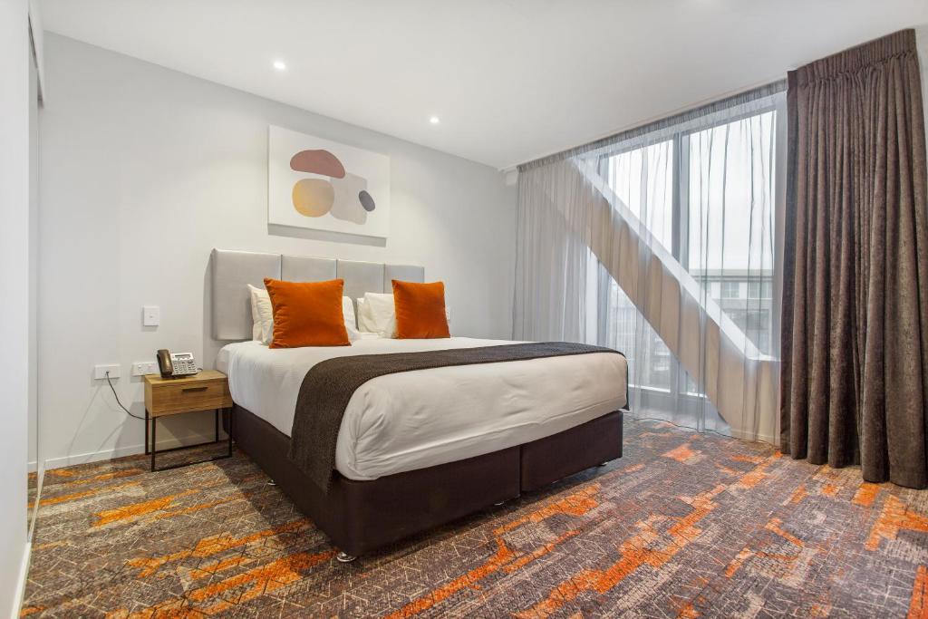 Ramada By Wyndham Newmarket Hotel