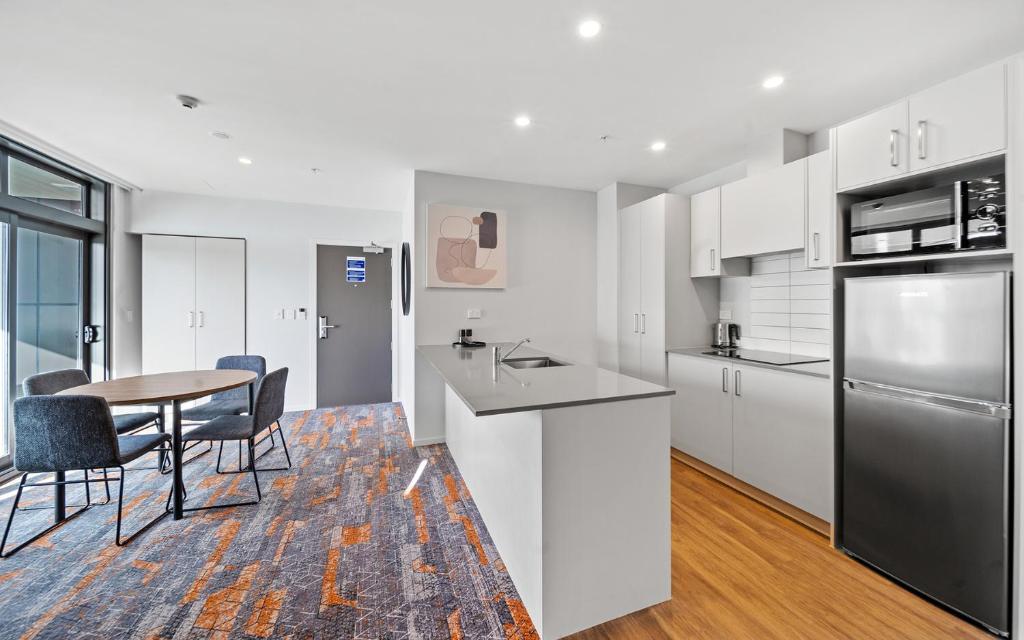 Ramada By Wyndham Newmarket Hotel 4*