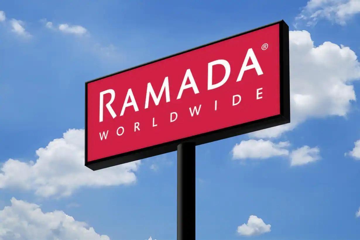 Ramada By Wyndham Newmarket Hotel 4*