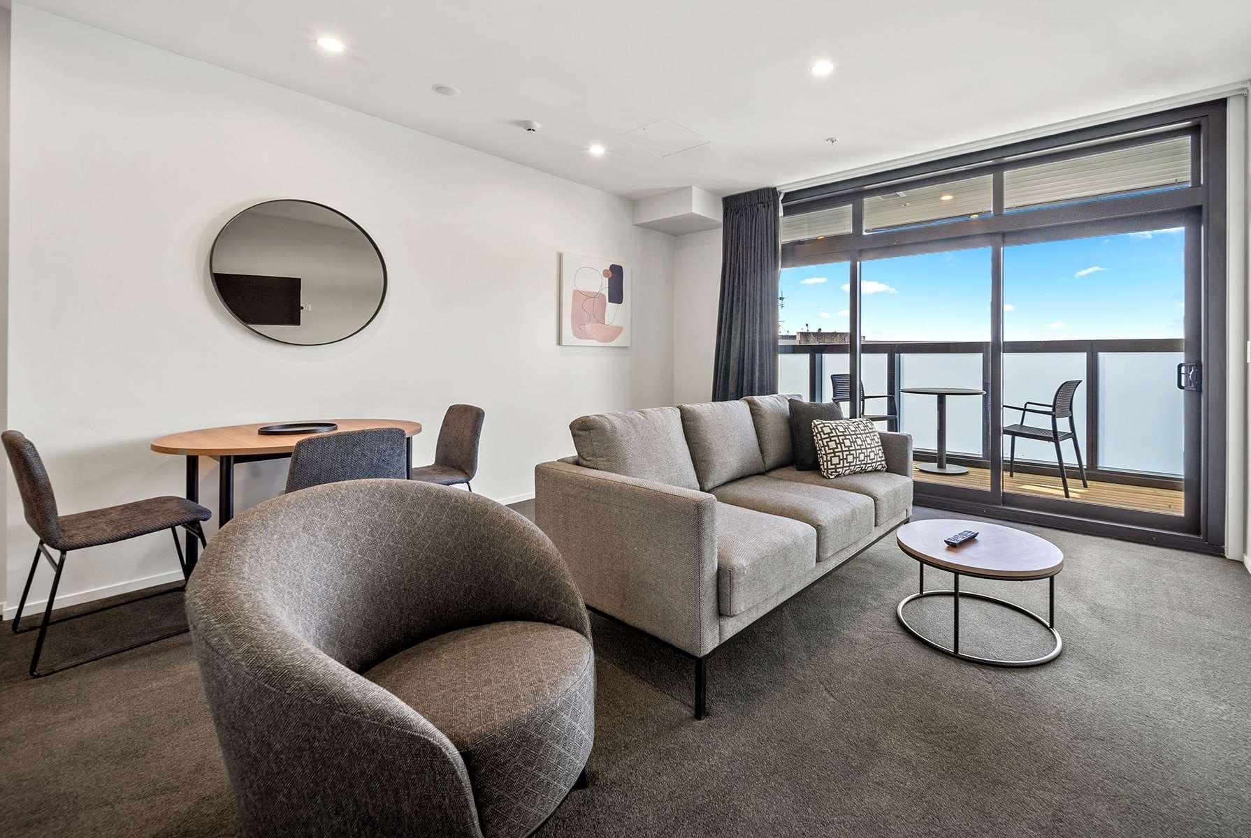 Ramada By Wyndham Newmarket Hotel