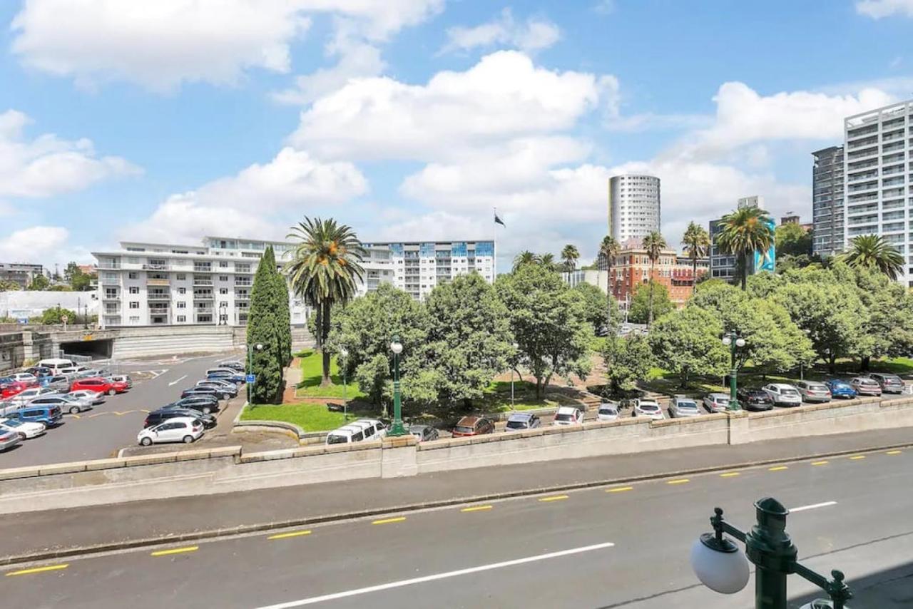 Deluxe Mahuhu 2 Bedroom - Spark Arena - Free Parking Apartment